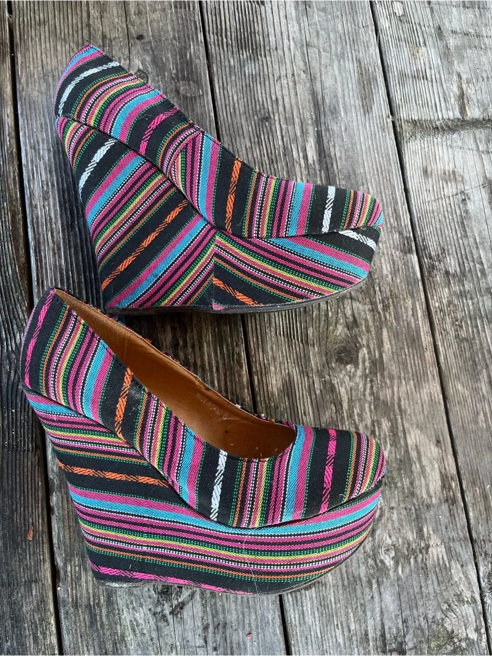 CH RISH SZ 6, Multicolor Striped Platform Wedges - Pink/Black great cond